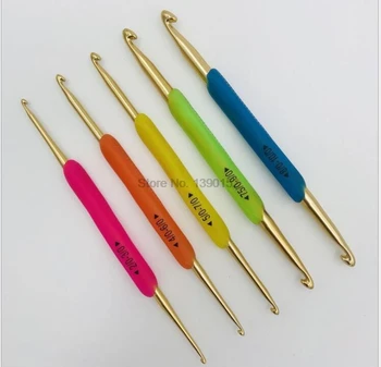 100 компл., 5 шт. / компл. Цветные пластиковые крючки для вязания, силиконовая ручка, золотые двойные алюминиевые спицы, инструмент для вязания своими руками
